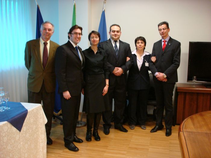 2011-02-Friuli-Venezia-Giulia-meets-Romanian-businesses.-With-His-Exc.-the-Consul-of-Romania-in-Italy-delegates-and-RO-fellow-interpreter 2011 02 Friuli Venezia Giulia meets Romanian businesses. With His Exc. the Consul of Romania in Italy, delegates and RO fellow interpreter