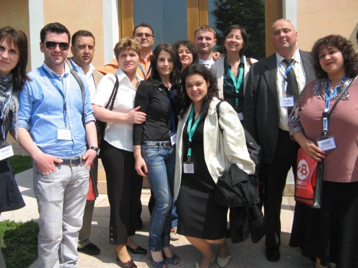 2011-05-Le-Scuole-Dell-Europa-at-the-end-with-the-participants-and-the-interpreters 2011-05-Le-Scuole-Dell-Europa-at-the-end-with-the-participants-and-the-interpreters